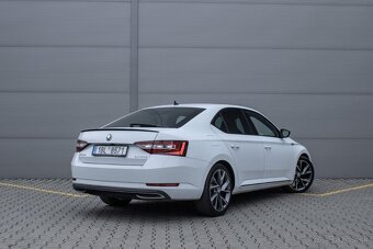 Škoda Superb 2.0 TDI 140kW Sportline - 4