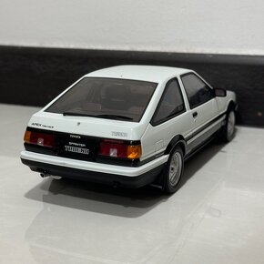 1:18 AutoArt Toyota Sprinter Trueno GT APEX AE86 - 4