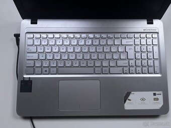 ASUS Vivobook X543 - 4