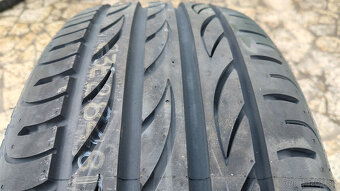 Letné pneu 235/40 R19 --- PIRELLI - 4