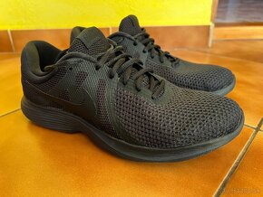 Nike Revolution 4 Black (čierna) - 4