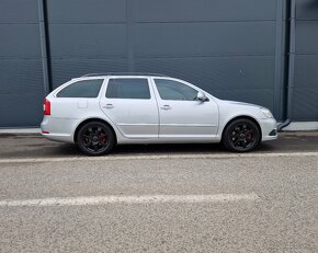 Škoda Octavia Combi 2.0 TDI RS DSG - 4