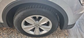 Predám VW Istanbul 5x112 R17 215/55r17 Zimné 215/65 Bridgest - 4