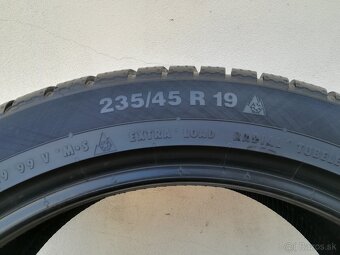 Zimné pneumatiky 235/45 R19 Continental, 2ks - 4