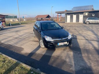 Opel Astra Caravan 1.9CDTI Enjoy - 4