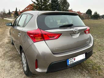 Predám Toyota Auris 1,33 VVT-i, benzín, 3/2013 - 4