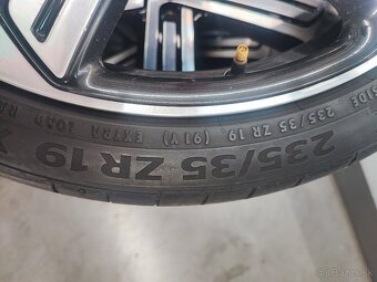 Continental 235/35 R19 - 4