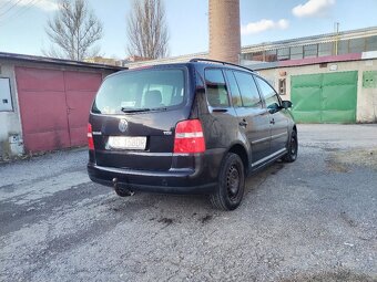 Volkswagen Touran 2.0TDI - 4