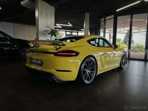 Porsche 718 Cayman GT4 - 4