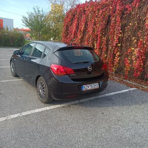 Opel Astra - 4