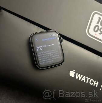 Apple Watch SE 44mm nike+ edition - 4