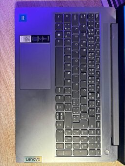 Skvelý notebook Lenovo IdeaPad Slim 3 15IAN8 - 4