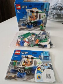 LEGO 42133 Teleskopický manipulátor + LEGO 60249 Zametač ulí - 4