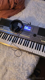 Yamaha psr s670 - 4