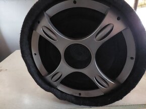 Predám aktívny subwoofer 600w - 4