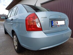 Hyundai Accent 1,4i, najazd. 82 000 Km, rok 2010 - 4