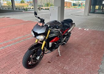 Triumph Speed Triple 1050 R - 4