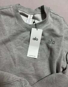 Alo Yoga Accolade Crew Neck Pullover - 4