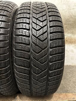 Zimné pneumatiky 225/40/19 Pirelli Sottozero 3 Winter AO - 4