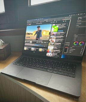 MacBook pro M3 PRO 18GB - 4