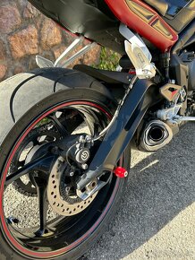 Triumph Street Triple 765 R - 4