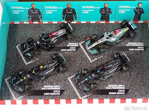 4 set MERCEDES BENZ AMG F1 – 1:43 Bburago - 4