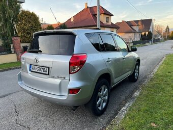 Toyota RAV4 2.2 D-4D 4x4 - 4