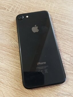 iPhone 8 / 128GB Dobrý stav - 4