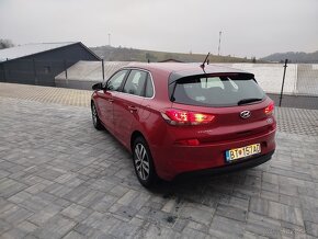 Hyundai i30 1.6 CRDi 110 Go 7DCT - 4