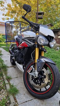 Triumph speed triple R 1050 - 4