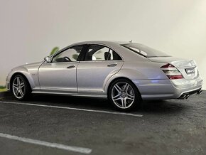 1:18 Mercedes-Benz S63 AMG (W221) - AUTOart Millenium - 4