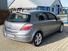 Opel Astra H 1.7 CDTi 2004 - klepe motor - 4