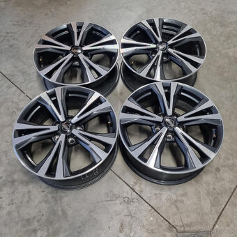 NISSAN disky 5x114.3 R18 7.0J ET40 - 4