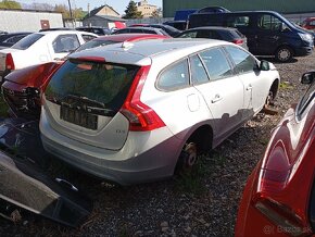 Volvo V40 ; V60 rozpredám na náhradné diely - 4