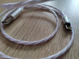 Svietiace káble USB-C a Apple - 4