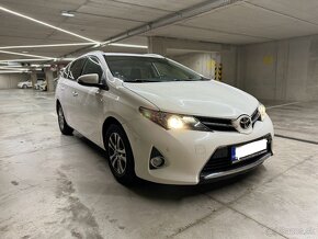 Toyota Auris Touring sport 1.6 6M/T - 4