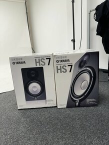 Yamaha HS7 BK Studio Monitor + (FREE) Adam Hall SKDB 039 - 4