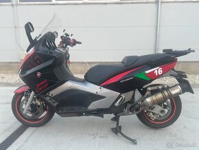 Gilera GP 800 - 4