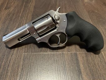 Ruger SP101 3”+ prislusenstvo - 4