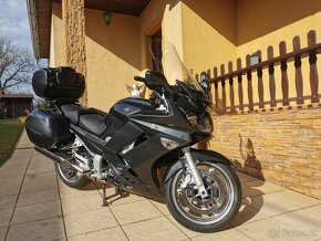 Yamaha FJR 1300 - 4