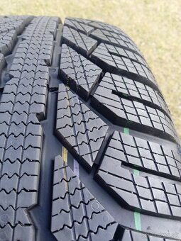 205/60 r16 zimné pneumatiky...8 mm - 4