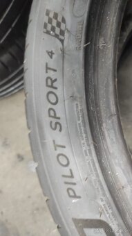 Michelin 245/45R19 letne - 4