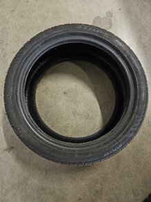 245 / 40 R 19 AVON - 4