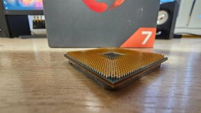 AMD Ryzen 7 2700 - 4