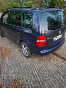 Volkswagen Touran - 4