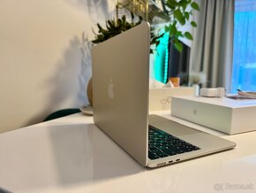 Apple Macbook Air s M2 Starlight - 100% STAV - AKO NOVÝ - 4