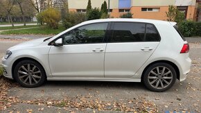 VOLKSWAGEN GOLF - 4