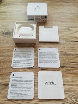 Apple AirPods 4 (ANC) nové, nepoužívané - 4