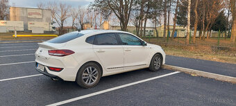 Hyundai Fastback i30 - 4