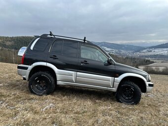 Suzuki Grand Vitara 2.5 V6 - 4